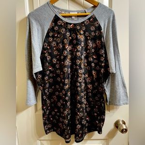 LuLaRoe Randy Baseball Type Shirt 2XL